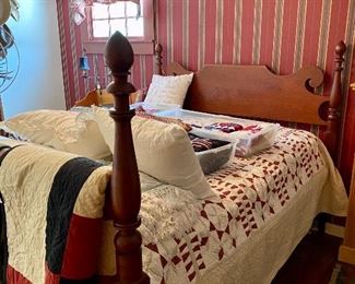 wonderful ball poster looking queen size bed, has great reddish color stain