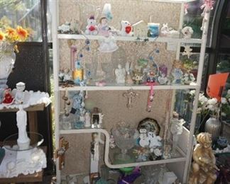 Angels, figurines and other decor