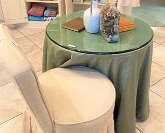 Vanity chair and small round taable