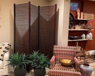 Cr8 & barrel Stacked wood screen