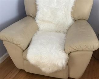Contemporary leather reclining chair