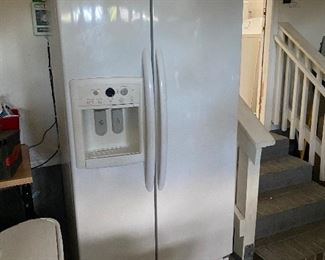 #7 - $160 -Garage refrigerator Kenmore 2007 double door 