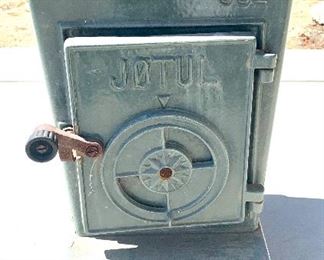 Jotul Free Standing Box Stove