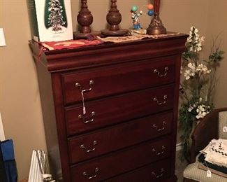 Matching chest of drawers