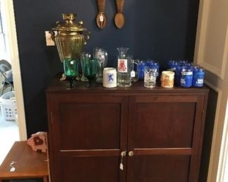 Bar, brass urn