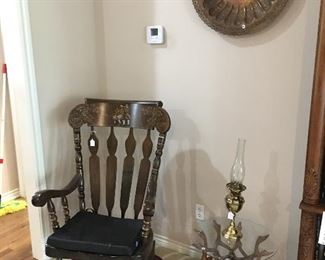 Rocking chair, snake table
