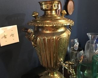 Coffee urn