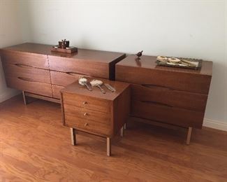 Gorgeous ,three piece Mid-Century bedroom suite by American of Martinsville. Must see ! 
