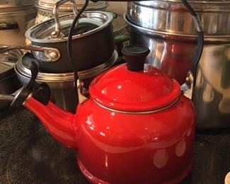 Le Creuset teapot.