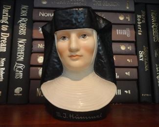 Goebel 1978 Collectors Club Nun (discontinued now)