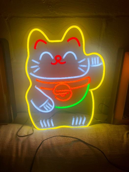 lucky cat neon sign!