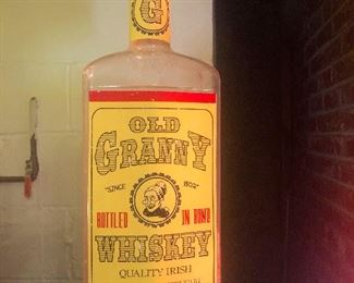 It was called The Pacific Beach Cafe and it's not there anymore. But it was pretty popular back then!