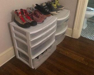 I'm beginning to feel mocked by all the tidiness. I may get guilted into vacuuming 