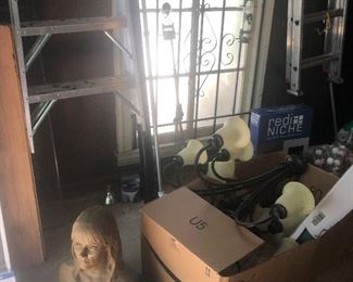 that girl's head seems out of context