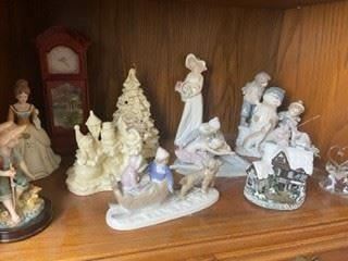 Porcelain Christmas statues; Thomas Kindade Clock - Wood - battery operated