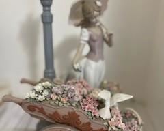 Lladro = Flowers for Everyone Sculpture