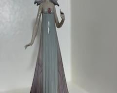 Lladro - Tall woman with hat; title unknown 16" tall