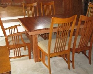 Table/6 chairs/2 leaves