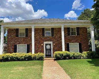 Super nice clean neat home very close to Germantown. Easy parking. 