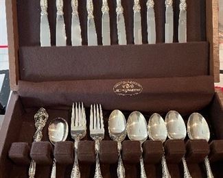 Oneida Sterling “ Michelangelo“ silverware set - 33 pieces