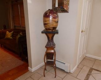 Pedestal and vase