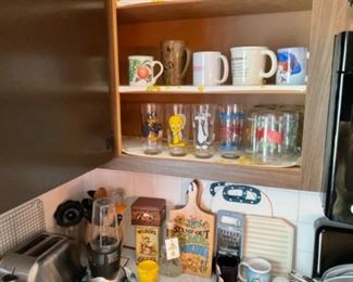 VINTAGE CARTOON GLASSES 