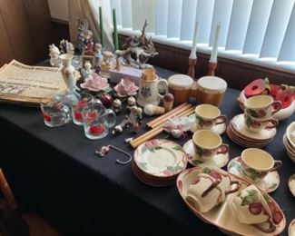 FRANCISCAN WARE.  THE APPLE.  8 PLACE SETTING