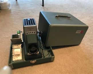 #24 Argus 300 Slide Projector in Case $35.00