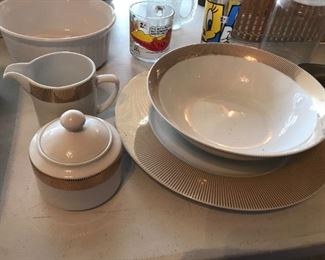 #101	Oneida "Art of Dining" - Starburst - Serving Bowl, Serving Plate, Sugar & Creamer	 $24.00 
