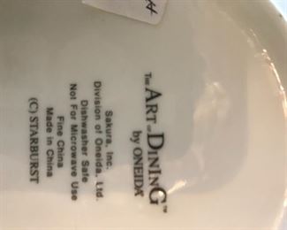 #101	Oneida "Art of Dining" - Starburst - Serving Bowl, Serving Plate, Sugar & Creamer	 $24.00 
