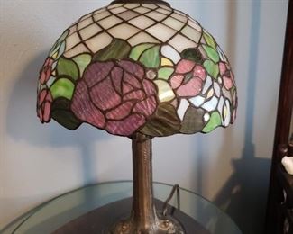 Stained glass table lamp
