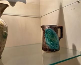 SMALL MAJOLICA SMALL PICTURE   NOT OLD 20.00