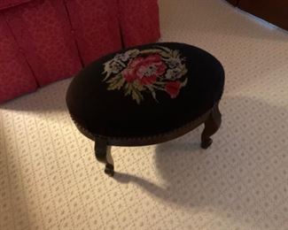 SMALL ANTIQUE FOOT STOOL. $ 30.00
