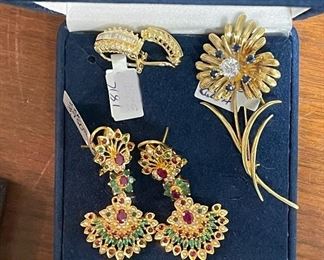 22kt Sapphire, Emerald, Diamond and Ruby Chandelier Earrings…. Beautiful 

18kt Diamond Earrings
14kt Sapphire Floral Brooch