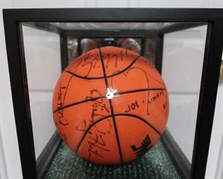 1995 Pistons signed ball