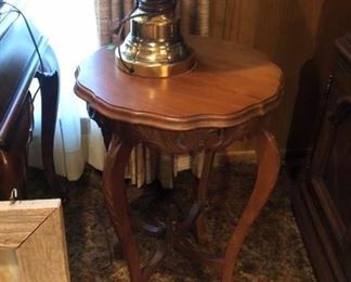 Scalloped edge antique lamp table