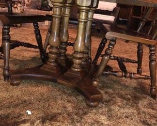 base detail. Table has 2 leaves.