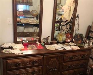 matching Link-Taylor door dresser w/ twin mirrors. Top quality furniture that you can't find anymore!