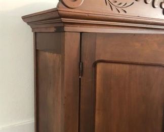 Upper detail. Beautiful ornate crown.