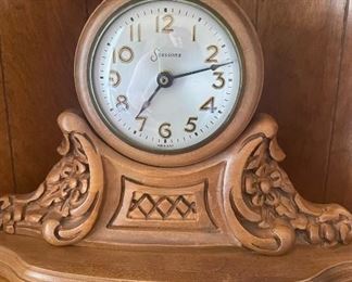 Mantle Clock