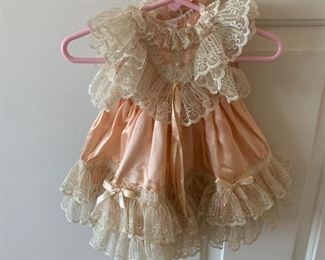 Vintage Young Girls Dress