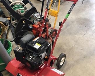 Earthquake Vector Front Tine Rototiller