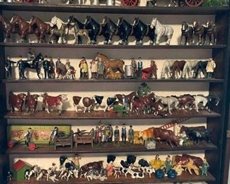 Largest collection of Britains I've seen in one sale. Many rare Zoo / Farm figures. 