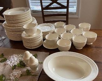 Wedgwood England of Etruria & Barlaston Bone China 5 pc place setting Complete Service for 12 