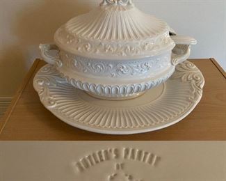 Butler’s Pantry by Lenox oval Soup Tureen with Lid, Ladle, & Tray