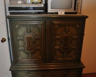 Broyhill Gentleman's Chest