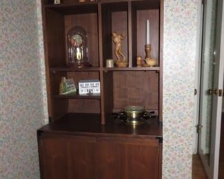 Mid-century bookshelf w/cabinet