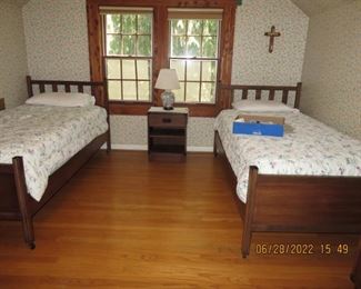 Pair of twin beds
