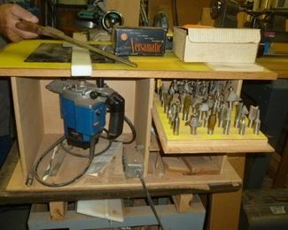 RYOBI-600 3hp and table & router bits