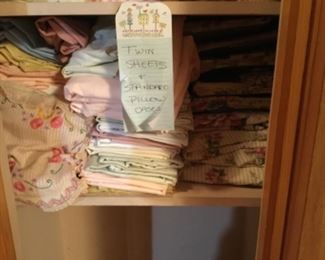Linen closet - Twin, Queen & King linens
